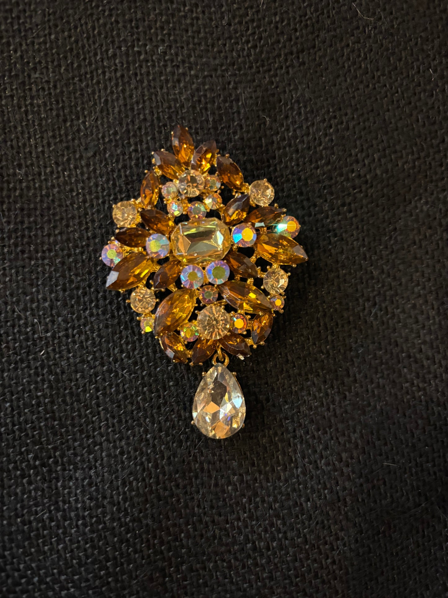 Delizza & Ester 1960s Brooch