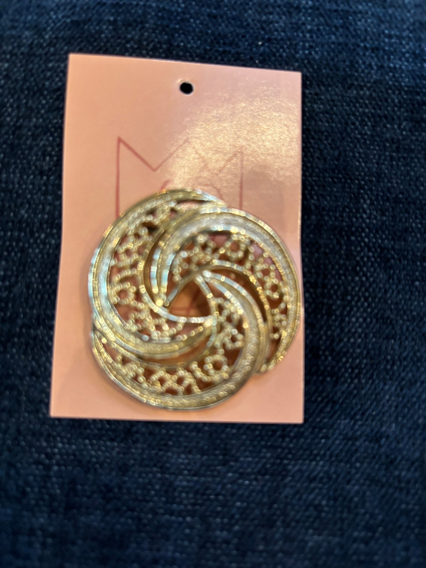 Gerrys gold tone brooch 80s
