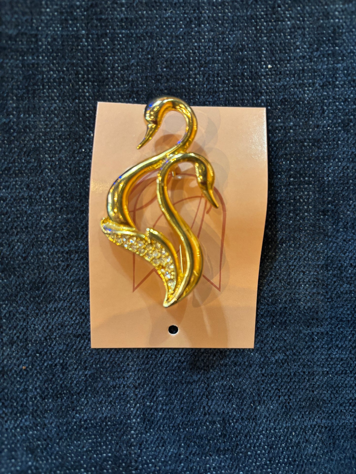 Lady Remington Swans Brooch 90s