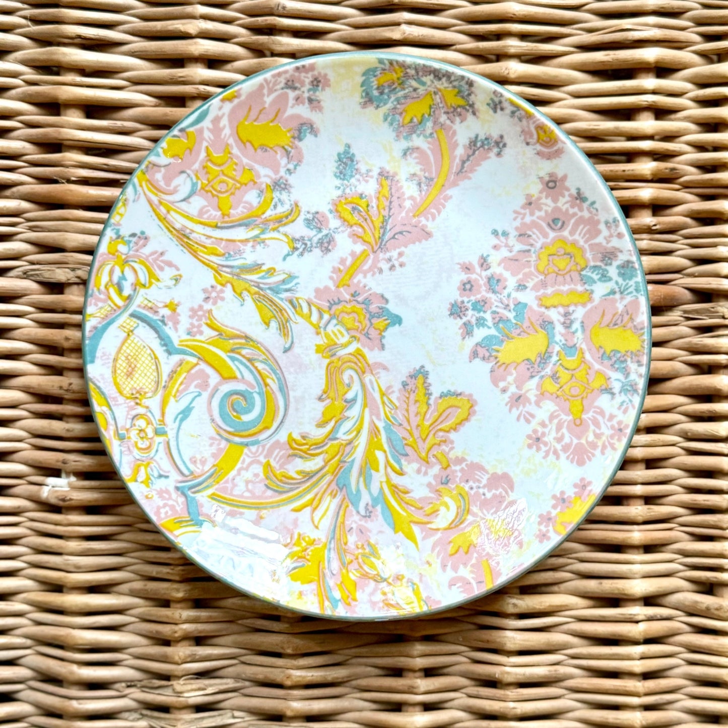 Elise Porcelain Plates / Salad Plates